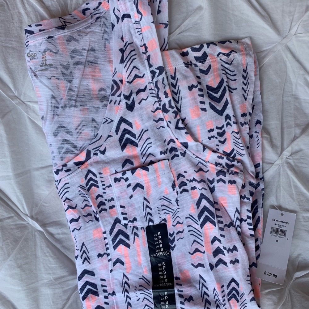 NWT Gap Tank Top size M